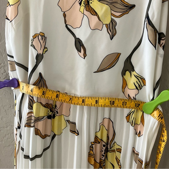 a new day White and Yellow Floral Midi Dress - Picture 11 of 13